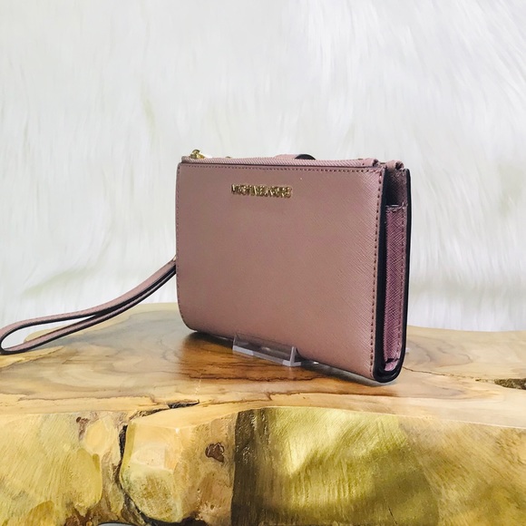 Michael Kors Jet Set Travel Double Zip Wristlet - Picture 2 of 8